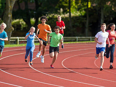Στο τμήμα νεαρών αθλητών συμμετέχουν παιδιά - μαθητές ηλικίας από: 5 έως 8 ετών 9 έως 11 ετών 11 έως 13 ετών